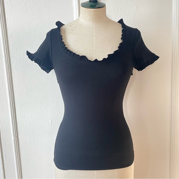 Reformation XS Rib Knit Ruffle Scoopneck T-Shit Scoop Neck Ribbed Top Tencel - Picture 3 of 4